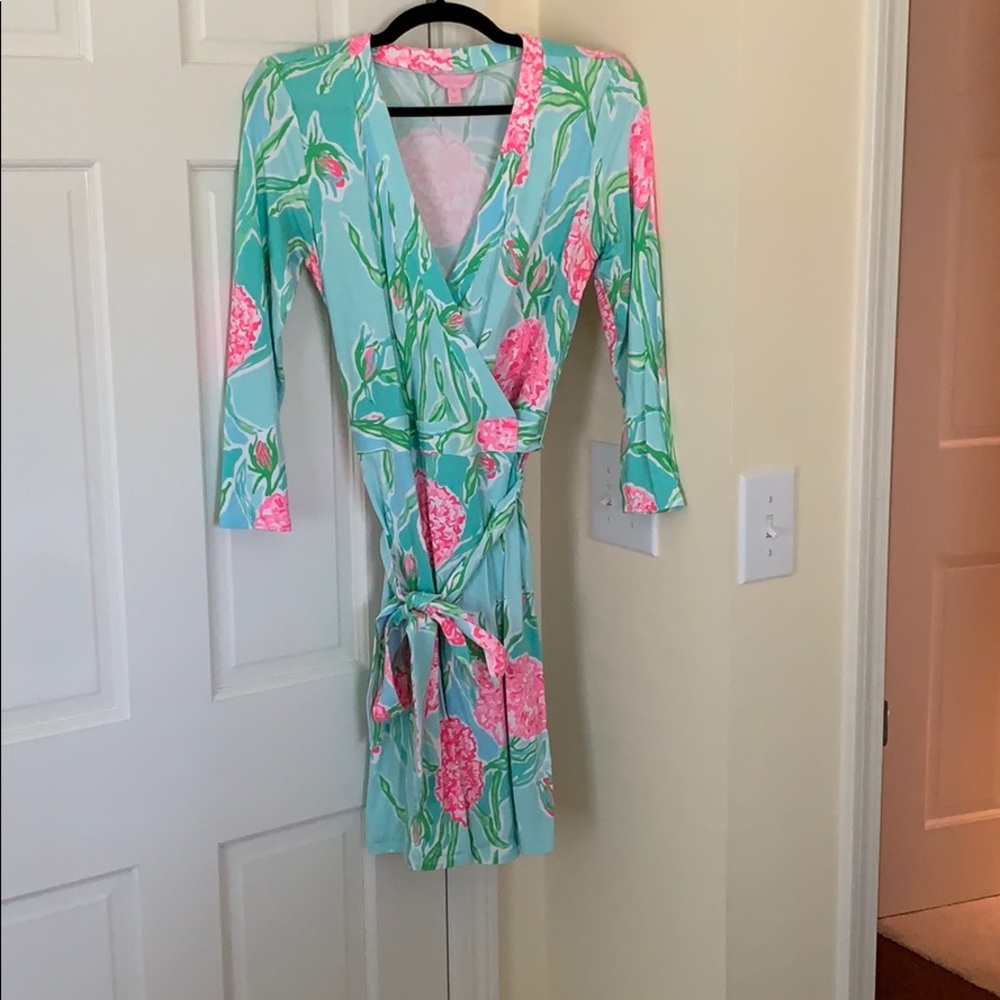 Lilly Pulitzer size medium flower wrap dress